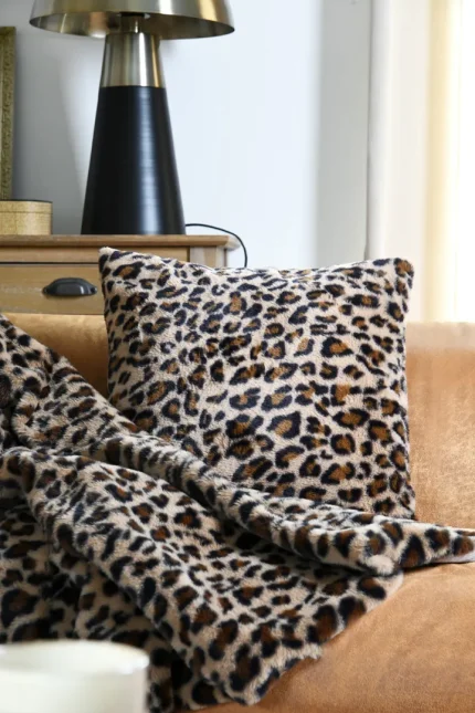 Pernă decorativă Fauves 45X45 cm, culoare cappuccino, 100% poliester - imagine 4