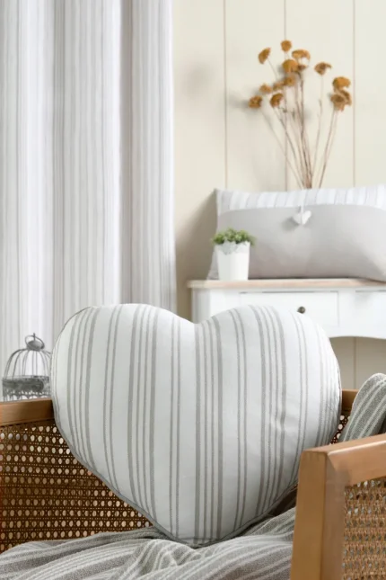 Pernă decorativă Josephine 45X45 cm, culoare crem, 55% bumbac 45% poliester - imagine 2