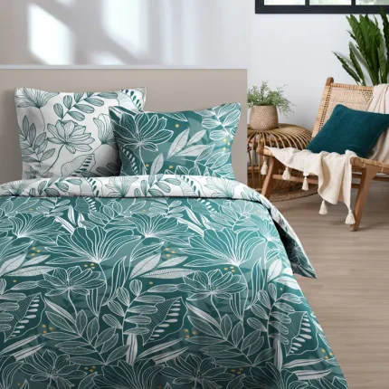 Lenjerie Douala pat dublu King Size, 3 piese, cearsaf pilota 260X240 cm, 2 fete de perna 63×63 cm, culoare verde petrol, 100% bumbac OEKO TEX