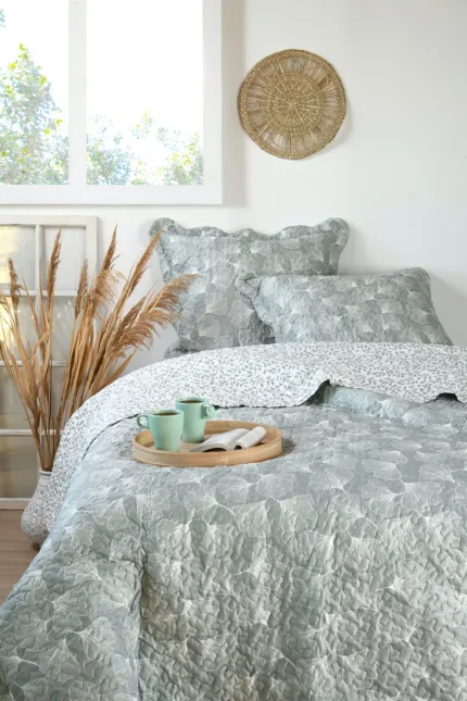 Cuvertură matlasată Nova 260X240 cm, 2 fețe de pernă 65X65 cm, culoare verde pastel, 100% poliester - imagine 2